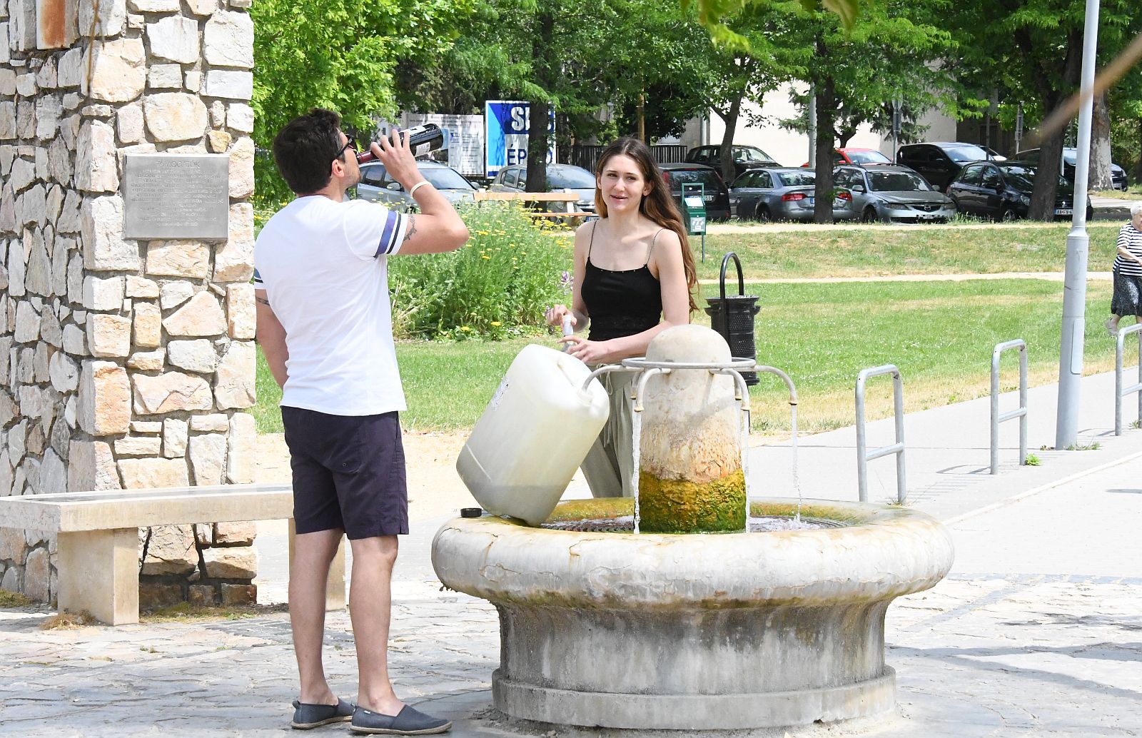 Harmadfokú hőségriasztást rendeltek el csütörtökön nulla órától